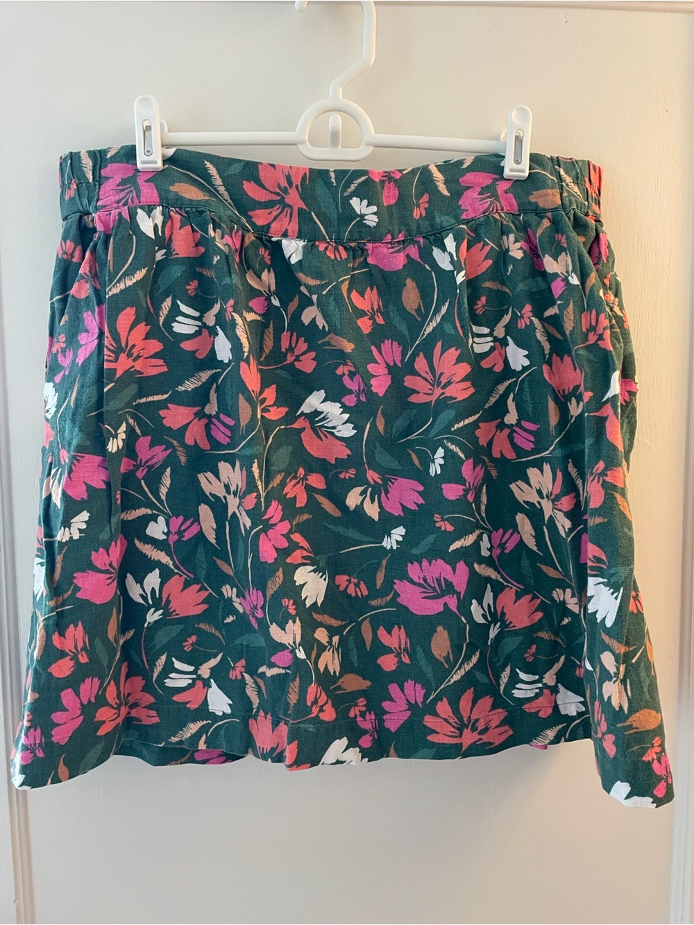 LOFT Floral Mini Skirt with Pink & White Blooms